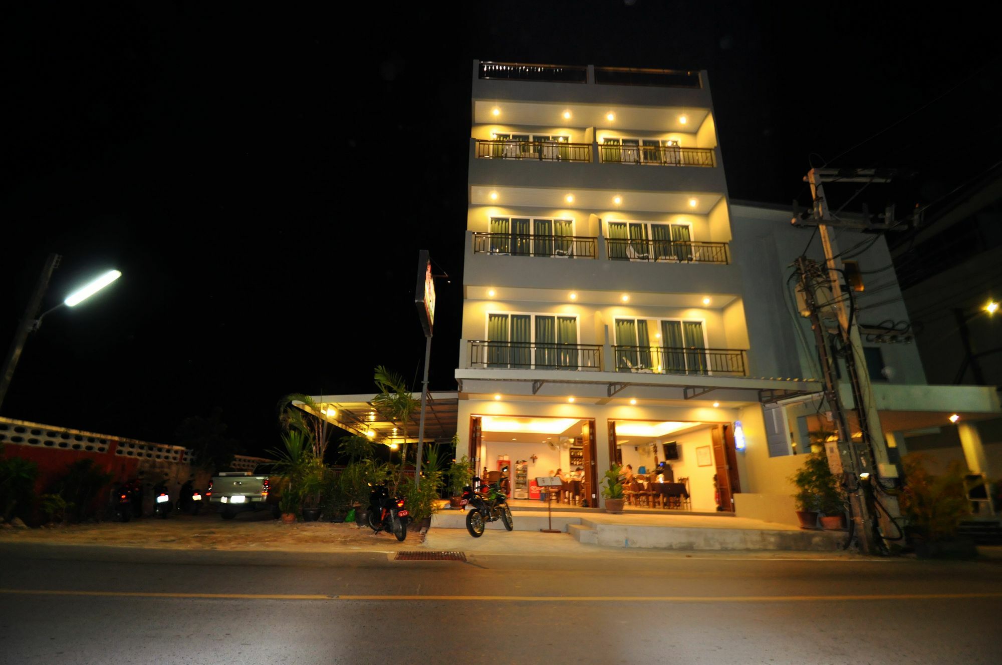 Choophorn House Sha Hotel Pantai Kata Luaran gambar